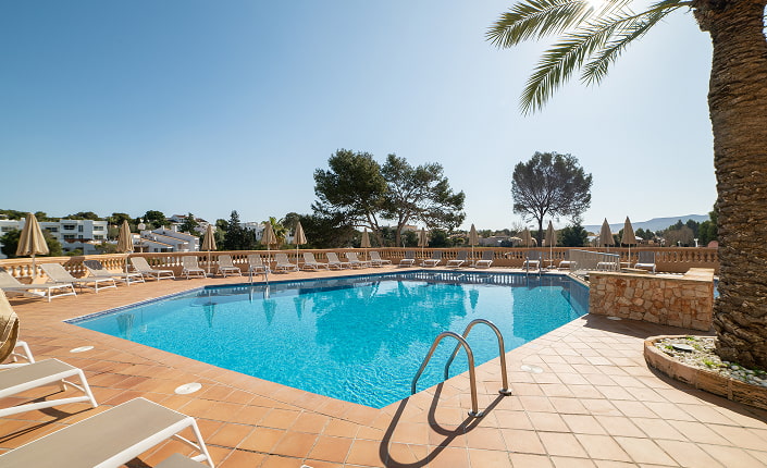 Swimming pool overlooking Cala Ferrera beach